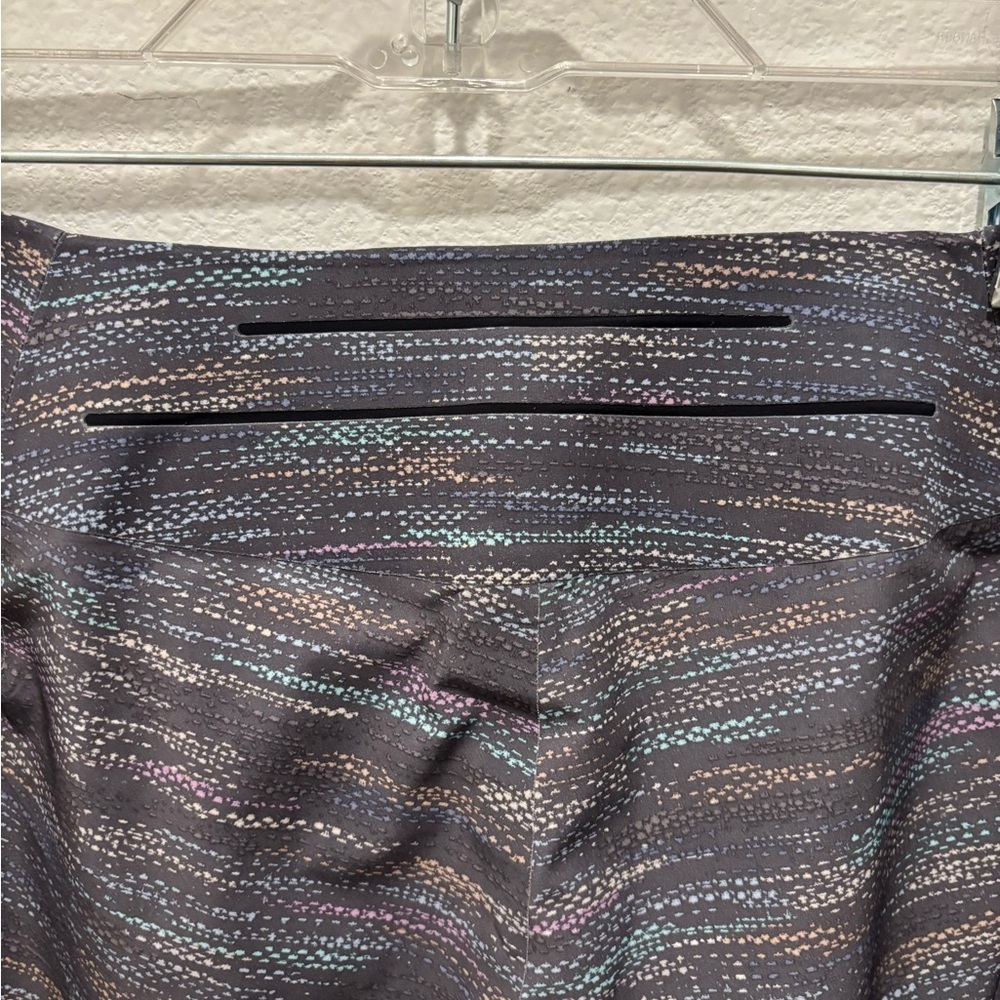 Lululemon Men's Swim Board Shorts with Red Accents Size 30 - Picture 3 of 12